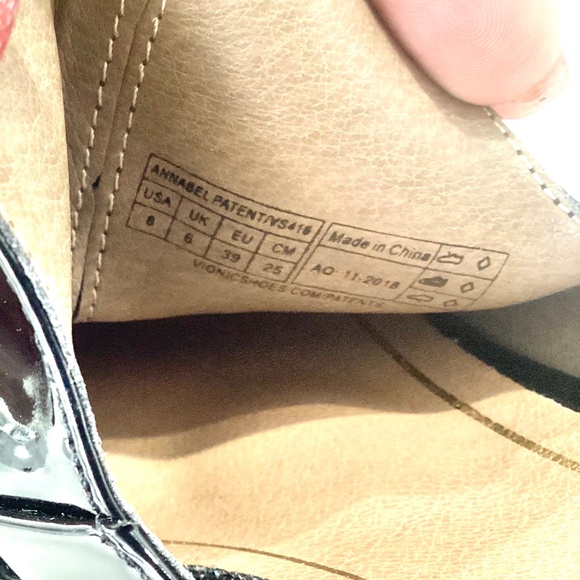 Vionic shoes - Picture 3 of 3